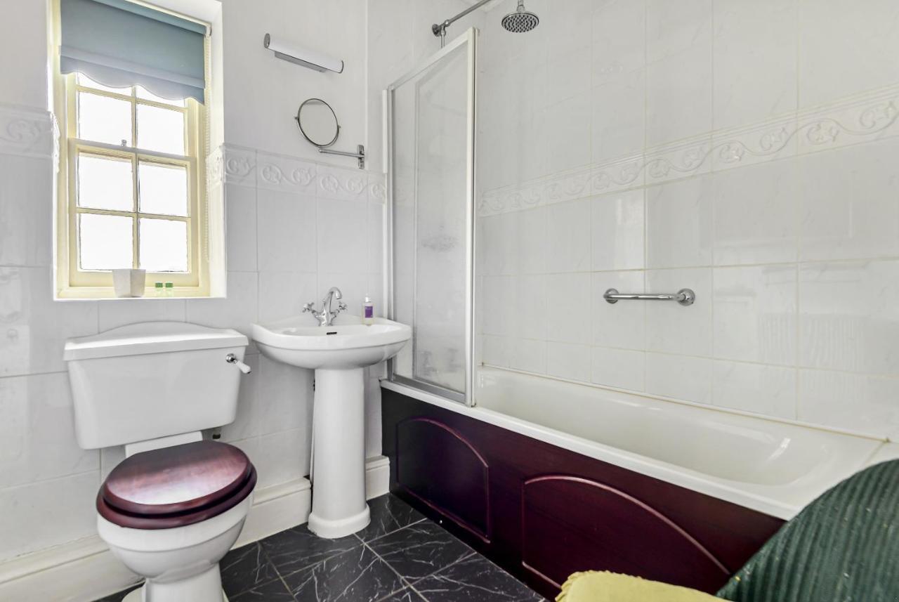 Roscrea Bed & Breakfast ボドミン エクステリア 写真